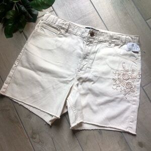 NWT! Gap kids floral embroidered 18 plus size high waisted jean shorts off white